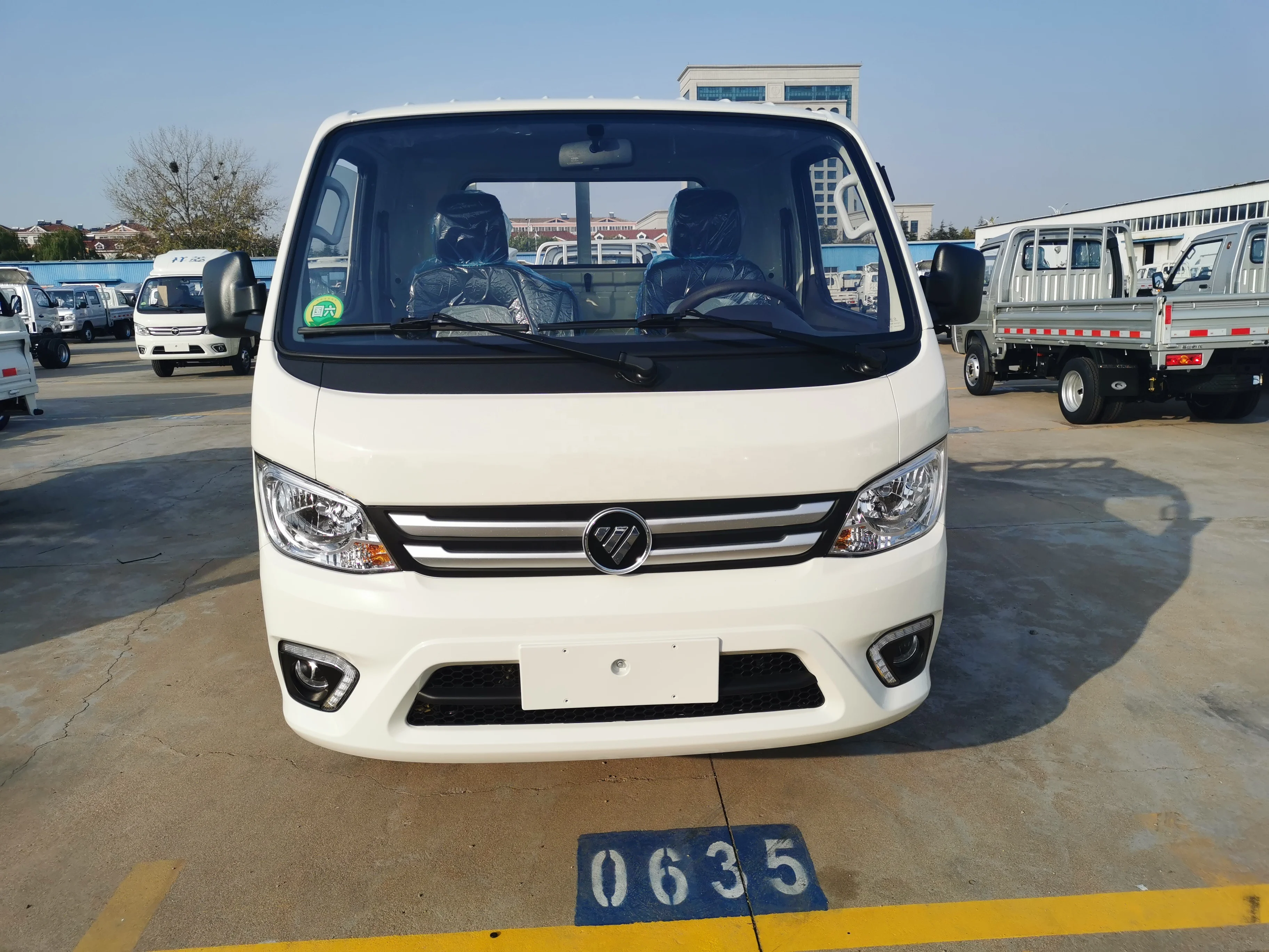 
POPULAR FOTON TM 1.5tons cargo truck with 1500cc gasoline engine and double rear tire 