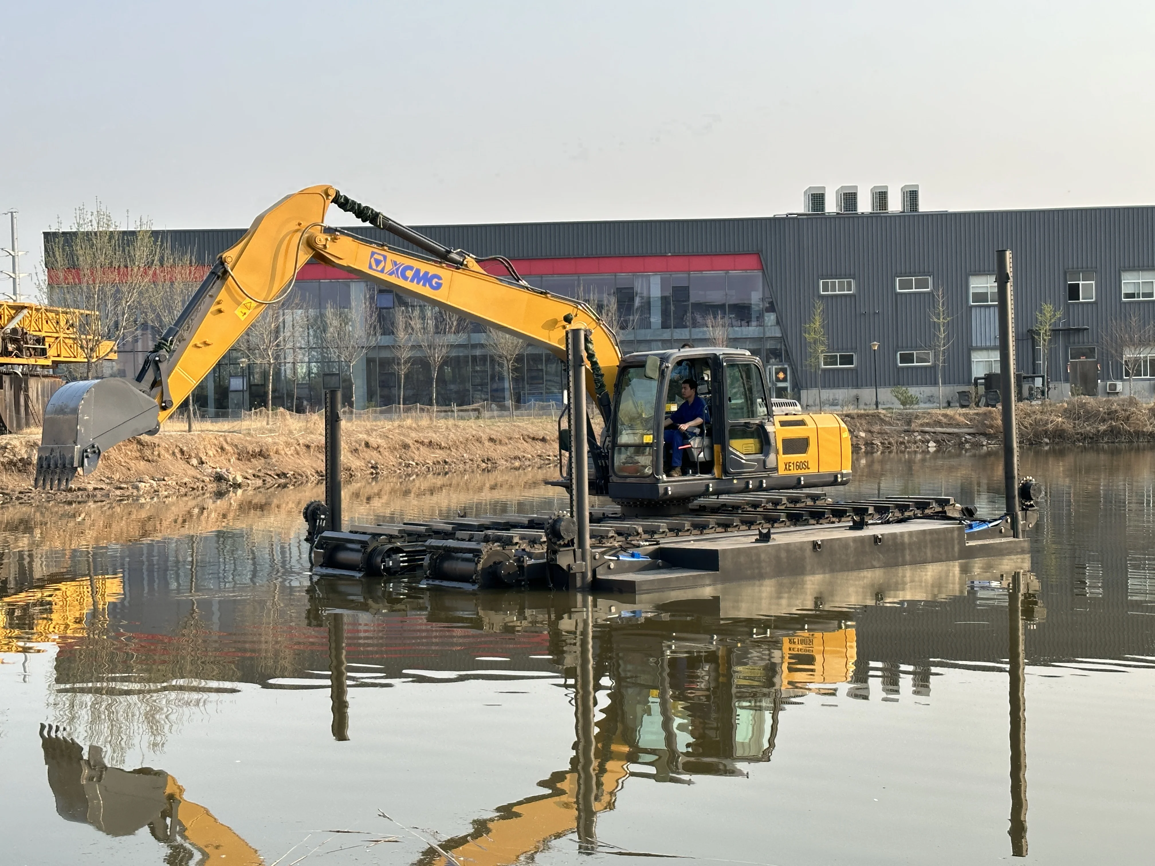 Pontoon for Amphibious Excavator deep water dredging pontoon manufacture cheap price