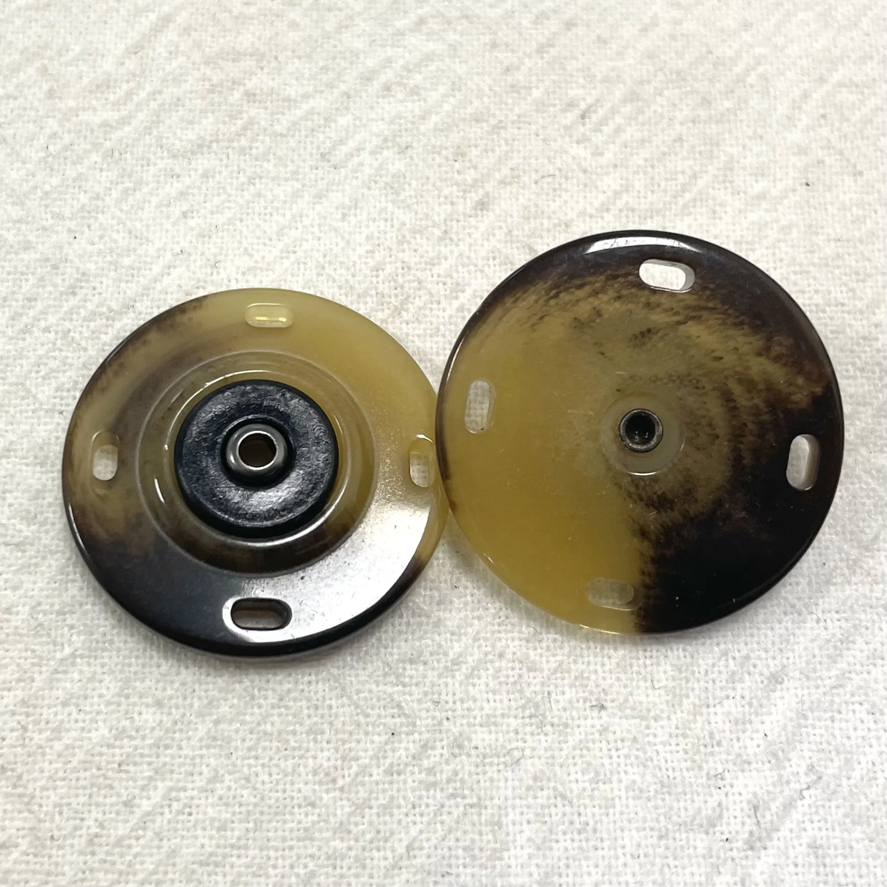 Wholesale custom size and logo press button high quality resin snap button for clothing