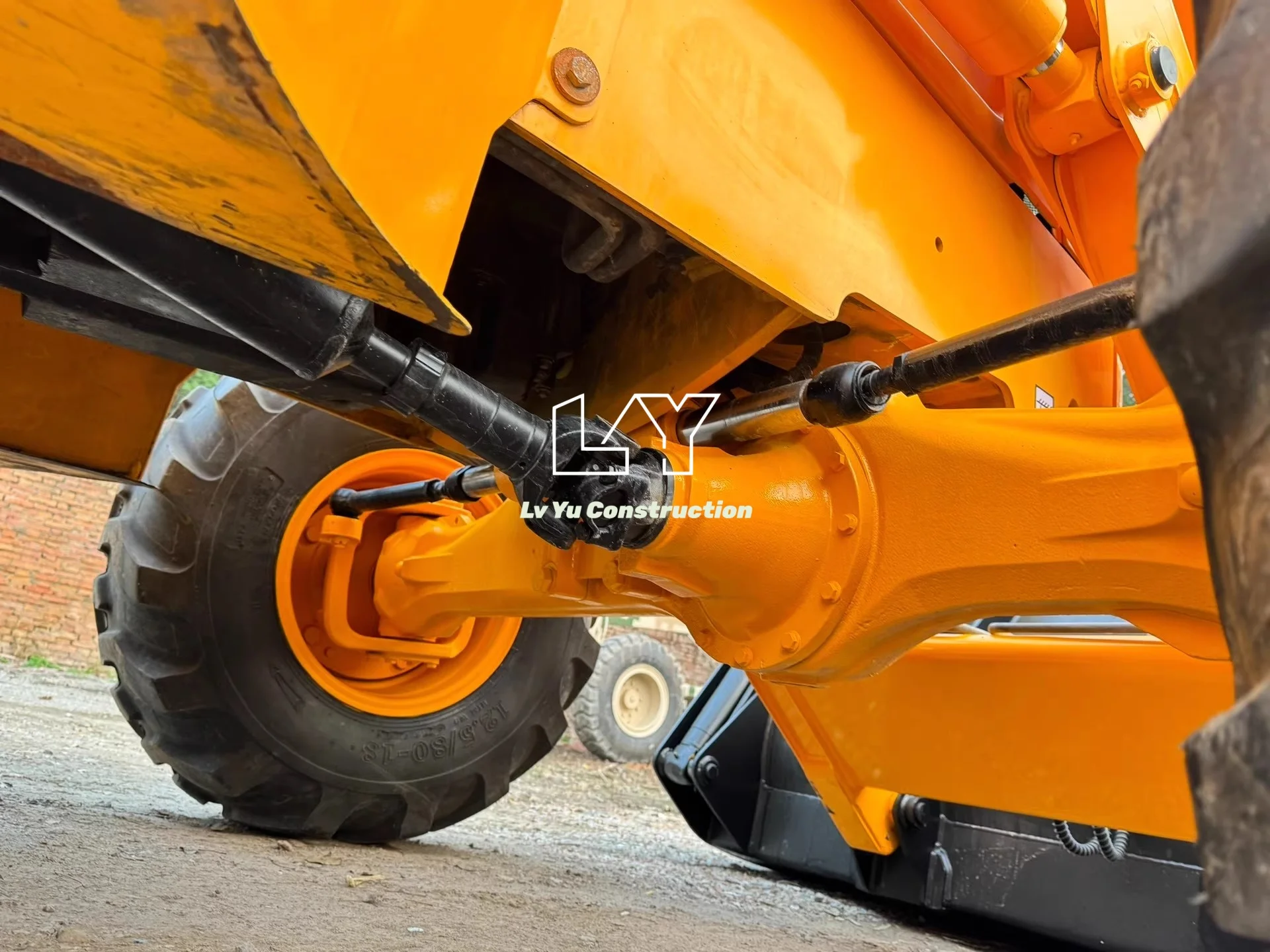 Б/у экскаватор-погрузчик JCB 3CX б/у трактор колесный погрузчик продается