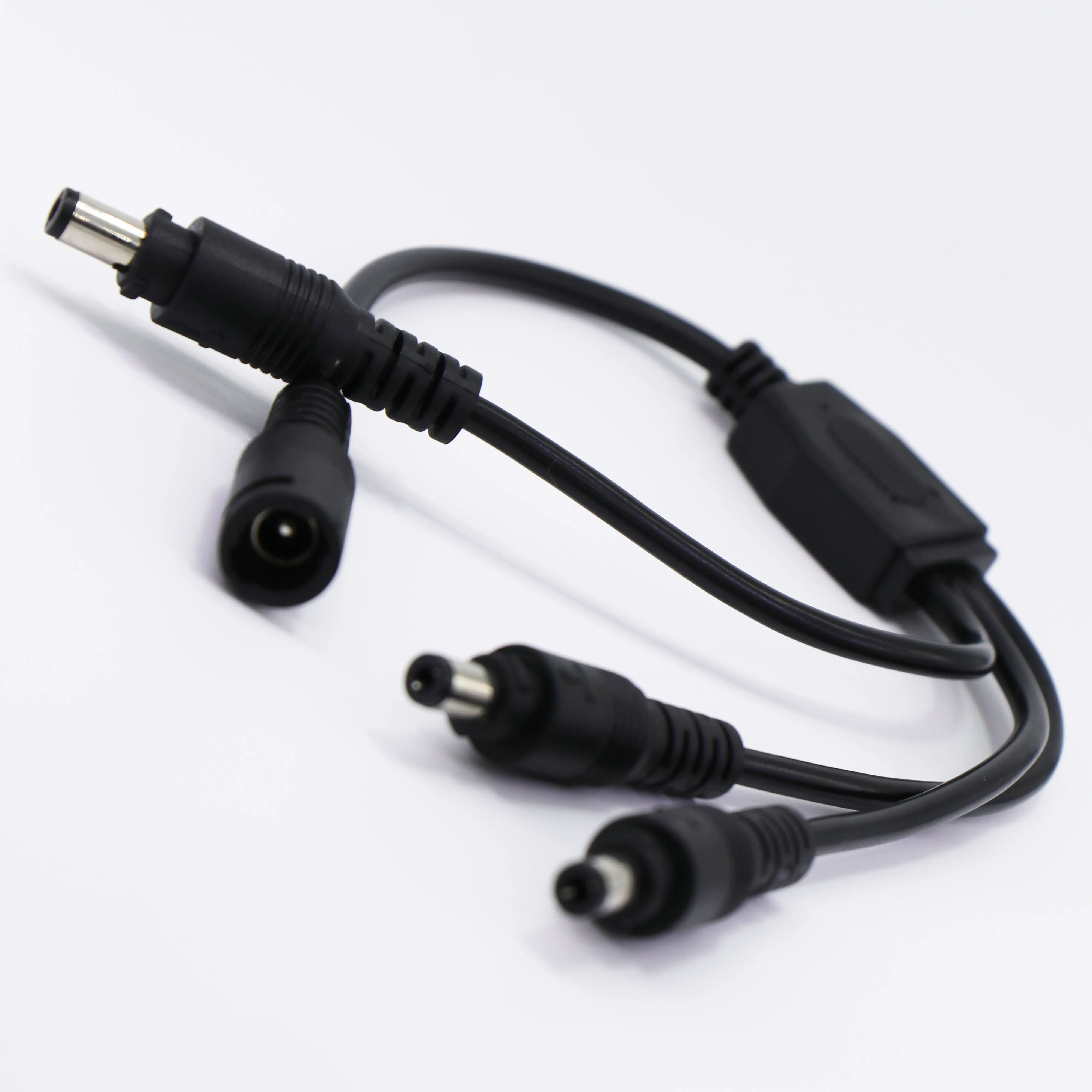 Высокое Качество Dc Мощность Splitter 1 Женский до 3 Мужской Разъем для светодиодного освещения