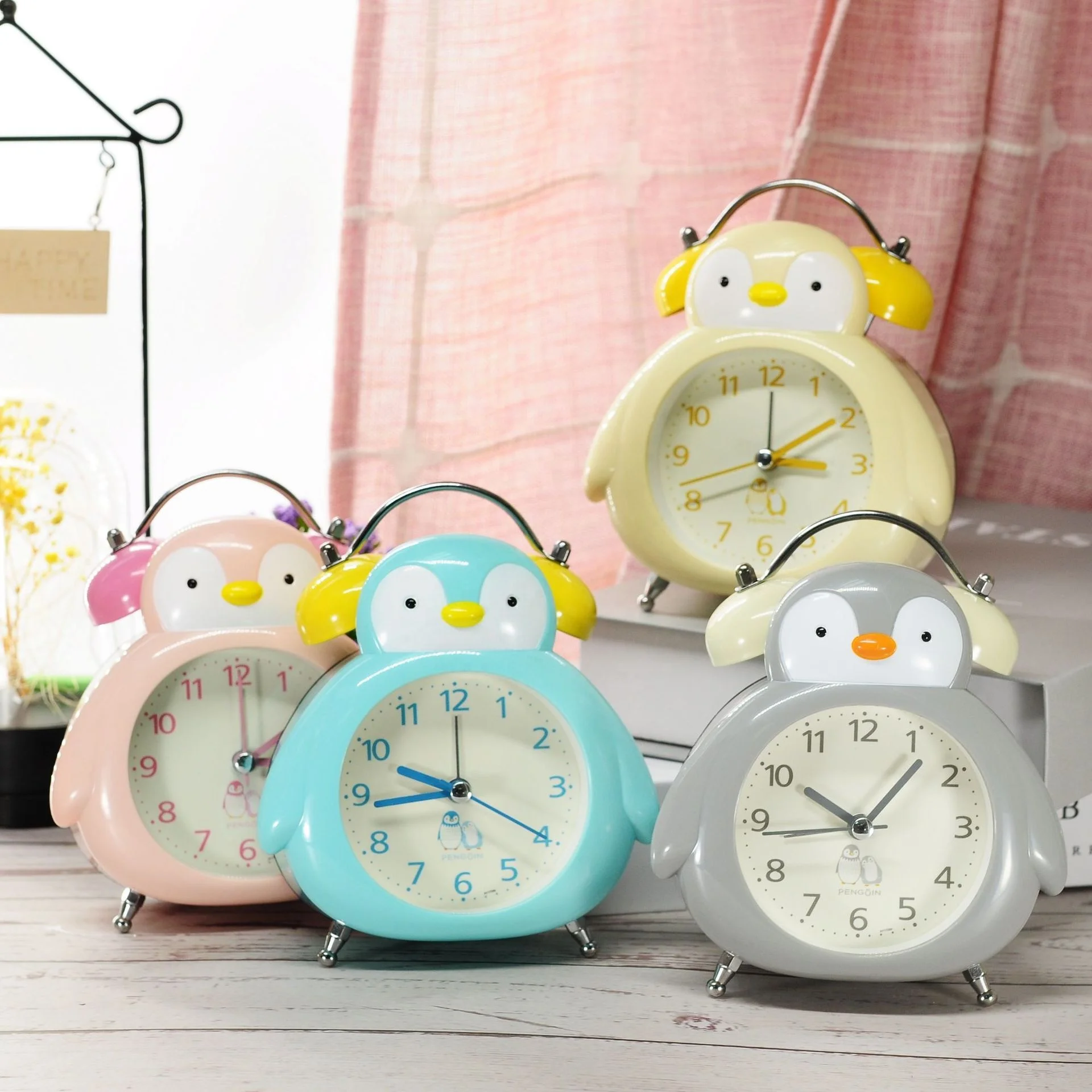 Penguin Desk Clock Table Watch Warm Color Night Light Bell Alarm Clocks Desktop Bedside Office Lunch Break Bedroom Decor