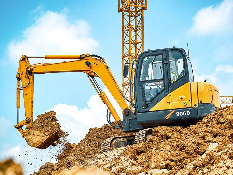 China popular sale brand high quality 6 ton small excavators CLG906E diggers for hot sale