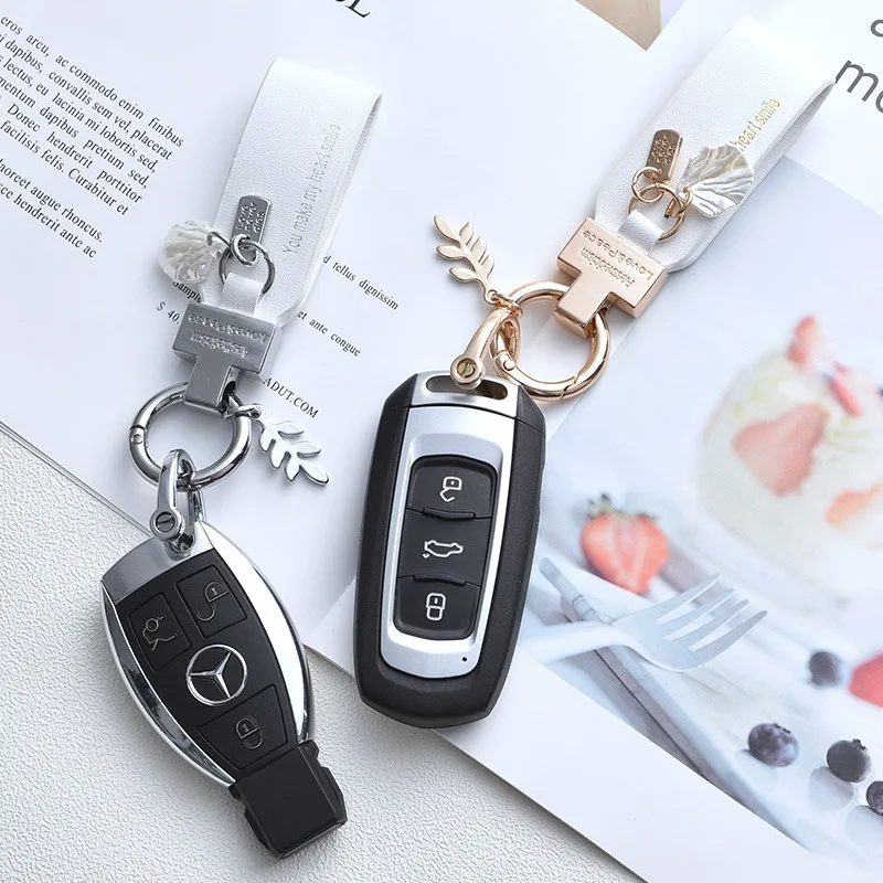 Promotional Key Chain Holder Souvenir White Leather Metal Customized Blank Keyholder Keychain With Car Logo