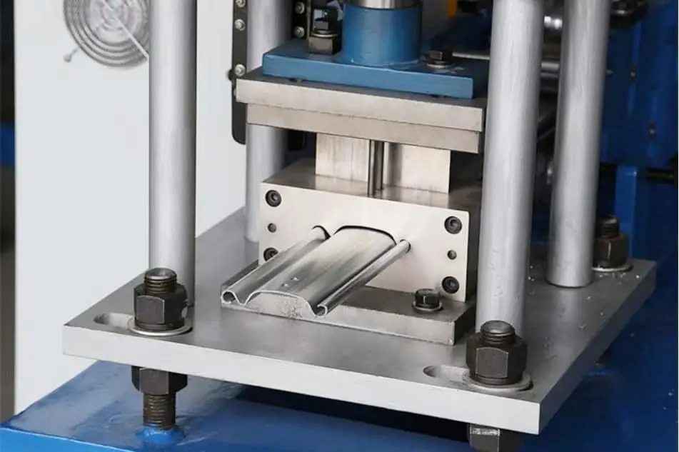 Auto metal garage roller shutter door frame making machine