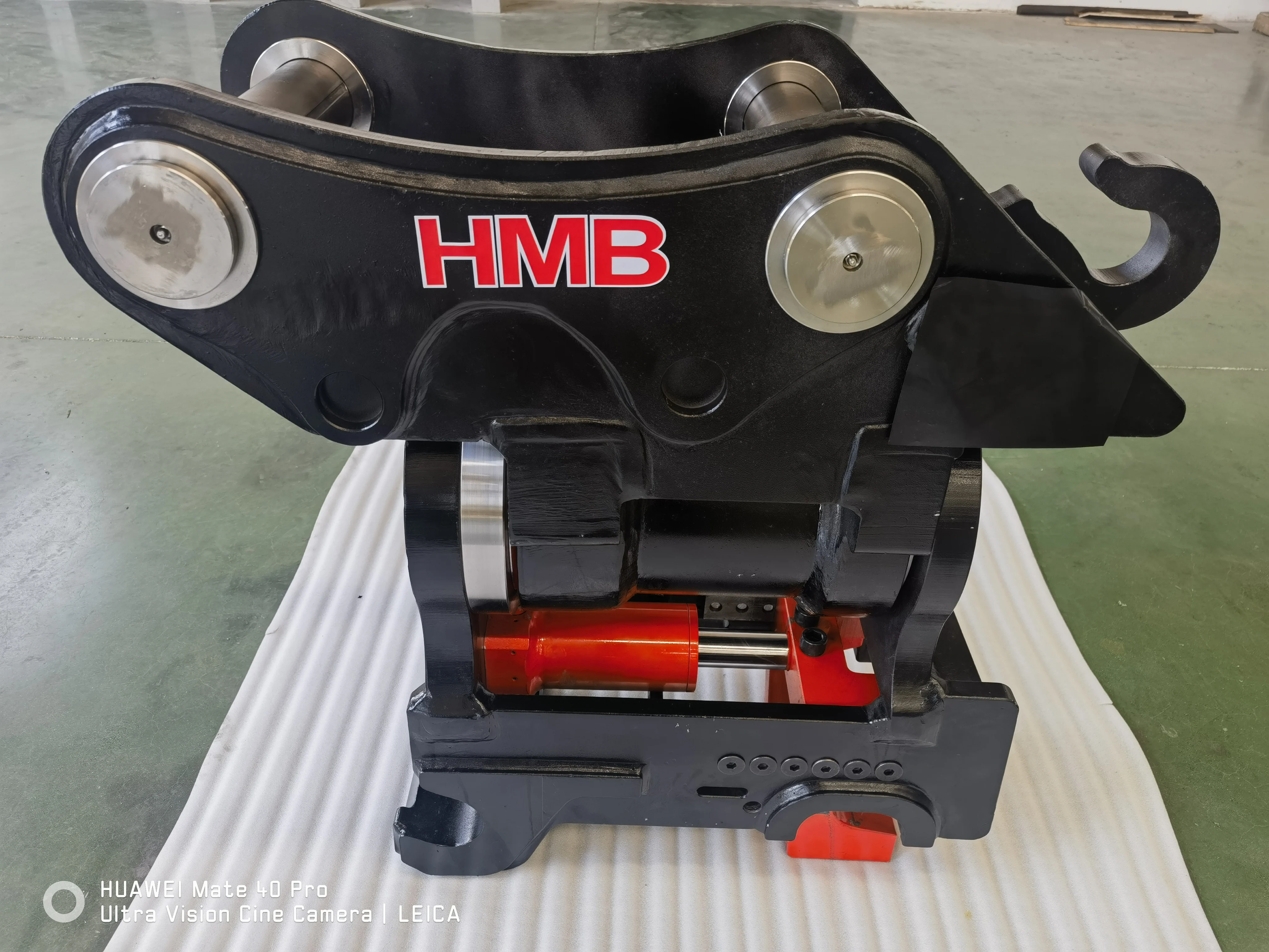 Mini excavator hydraulic tiltrotator tilting & rotating Quick Hitch Coupler for sale