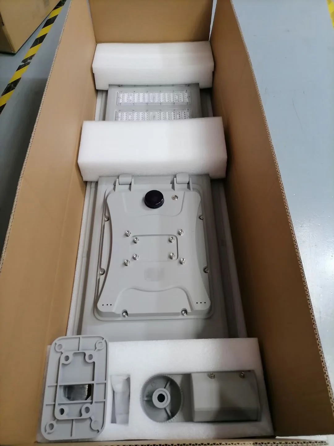 High performance die cast aluminum all in one solar controller streetlight