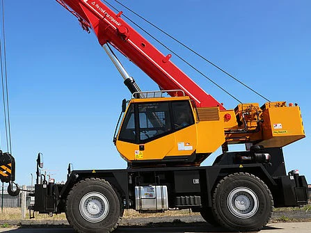Сделано в Китае 120 тонн SRC1200 мобильный пересеченный кран Сингапур