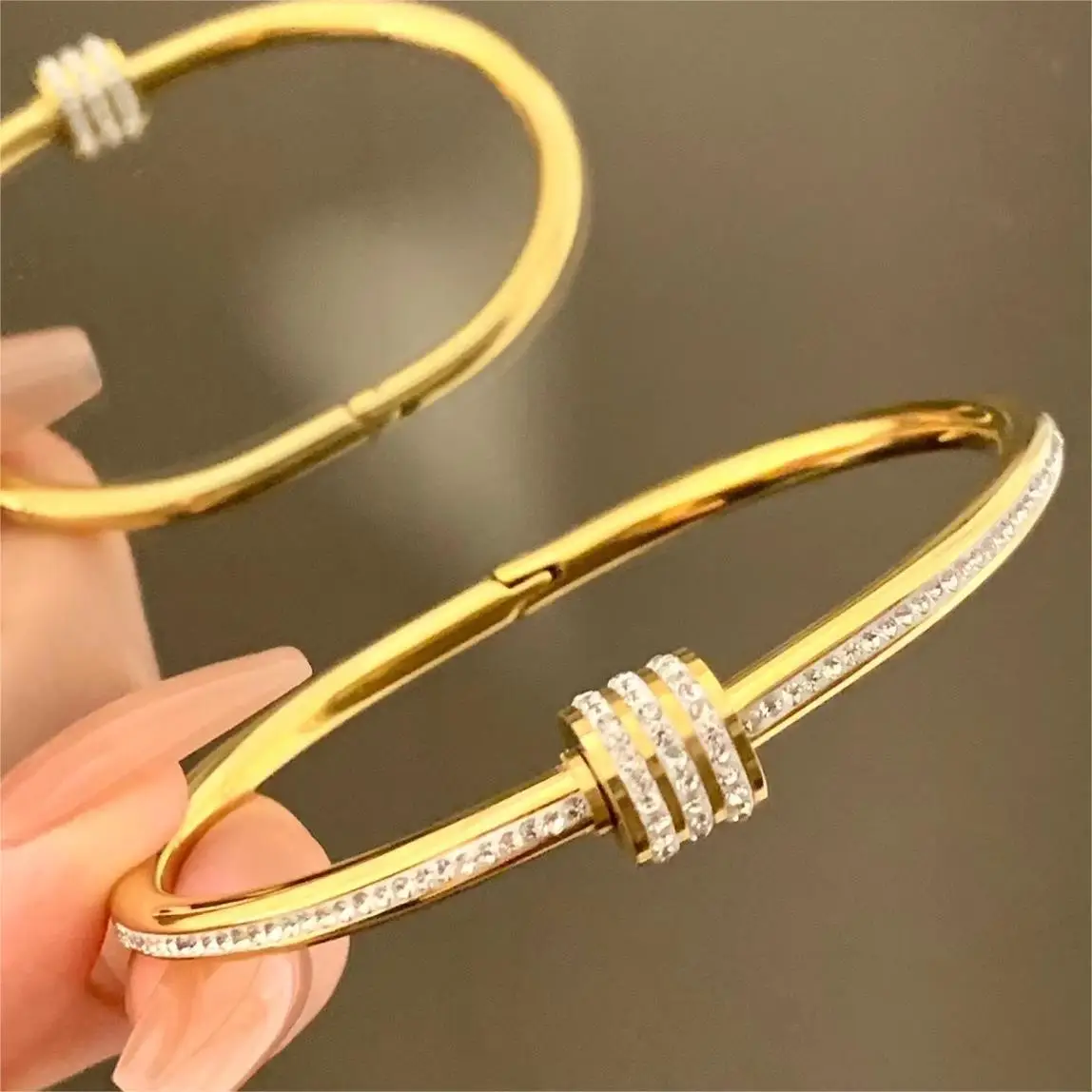 2024 fashion trendy women nice bracelet jewelry stainless steel 18k gold plated non tarnish bangle bracelet mixed designs