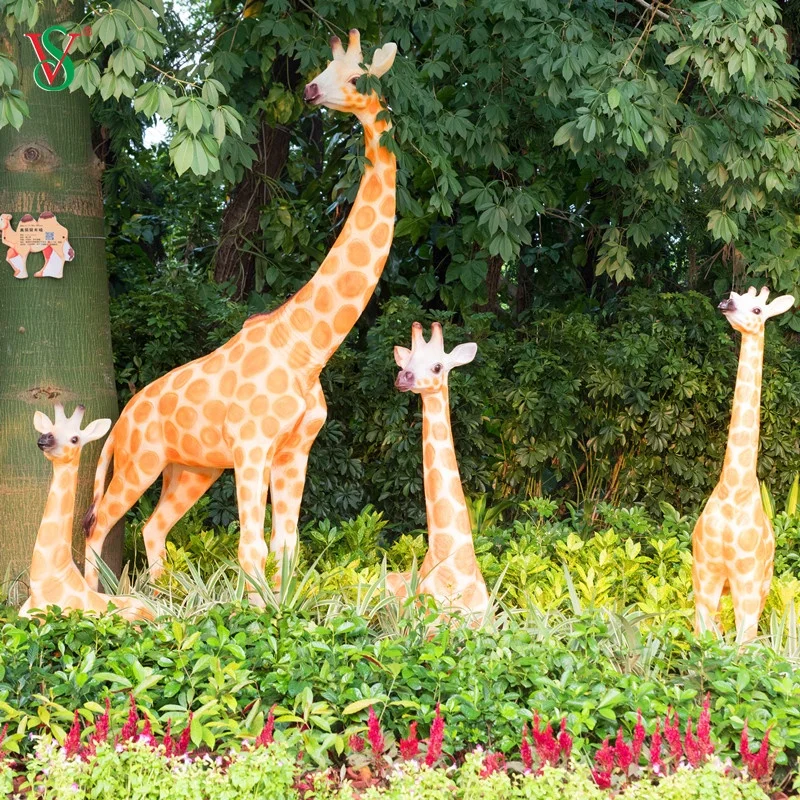 Outdoor Life Size Resin Giraffe Deer Large Wild Animal Statue with Light for Zoo and Amusement Park Decoration