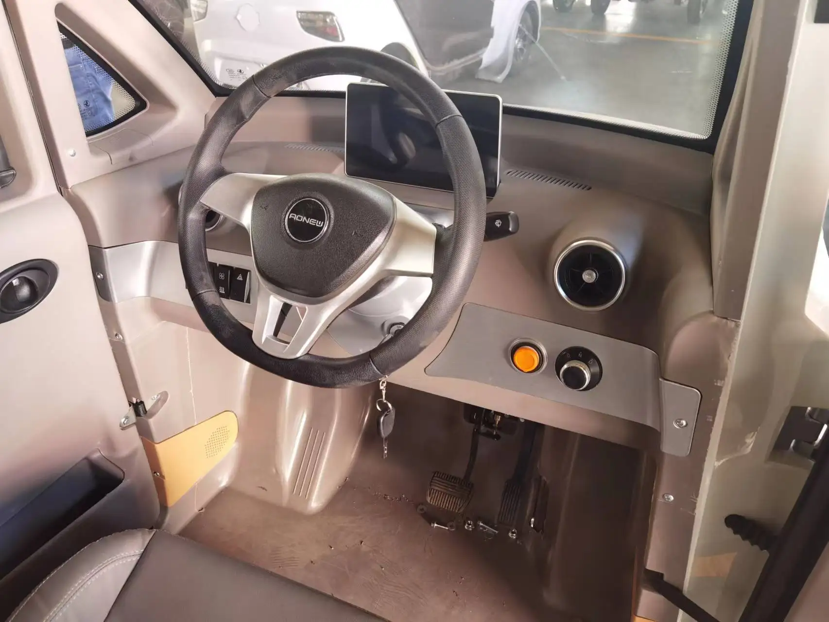 2024 New Design EEC Certified Electric EV Mini Car Micro 2-Seater Cabin Vehicle with 2KW Motor 3 Passengers Capacity