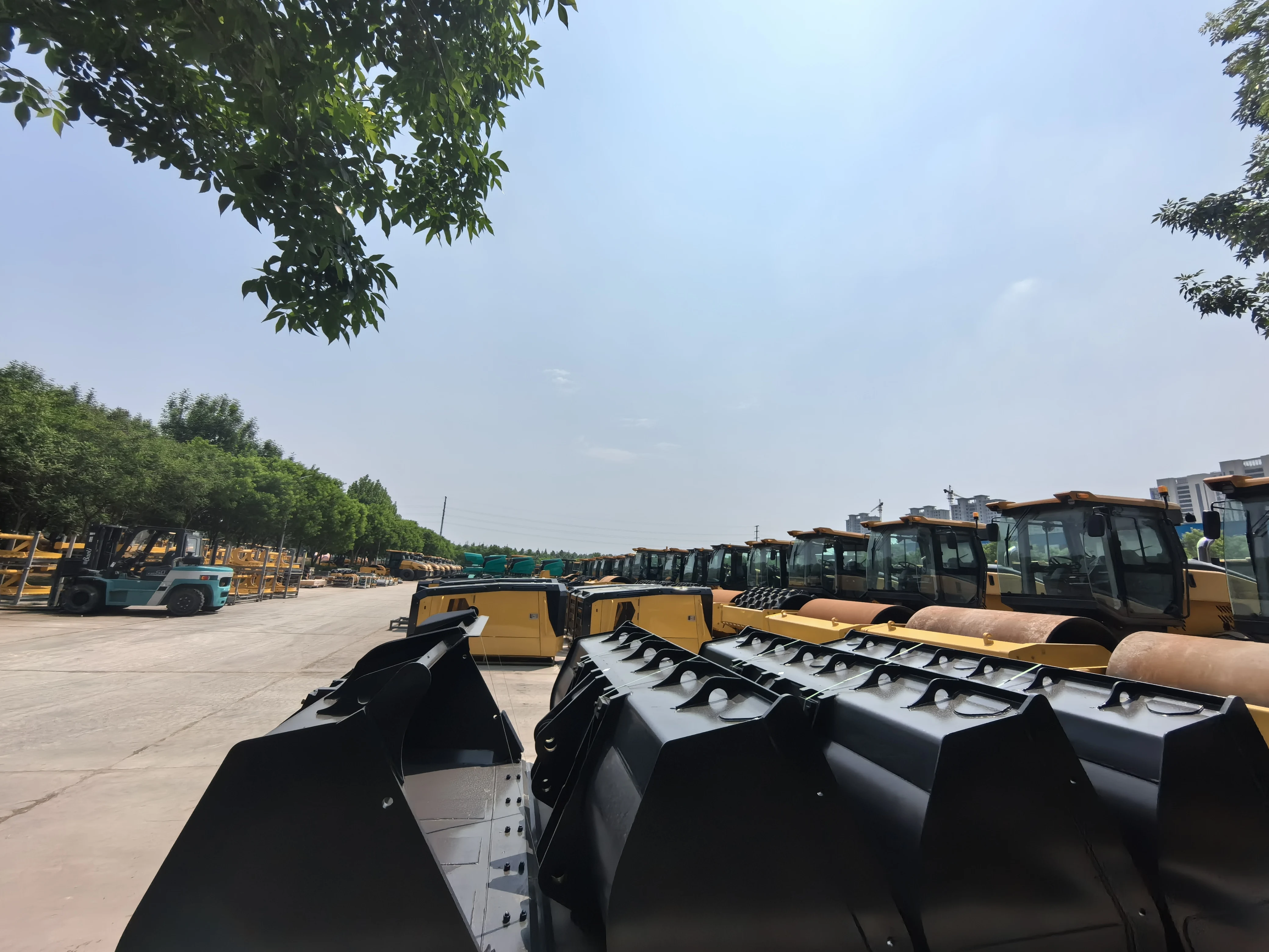 Large Excavator 25Ton 5CBM Bucket 285HP L76-C5 Diesel Loader in Stock for Sale