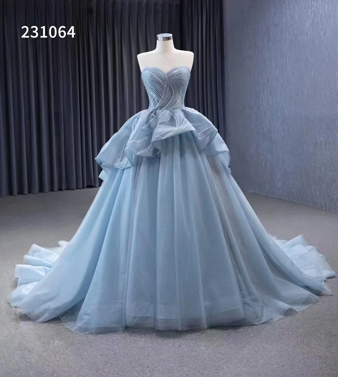 Feishiluo Fluffy  New Design Evening Prom Ballgown  SWEETHEART  Fashion Light Blue  Evening  Gowns  dresses  For Girl