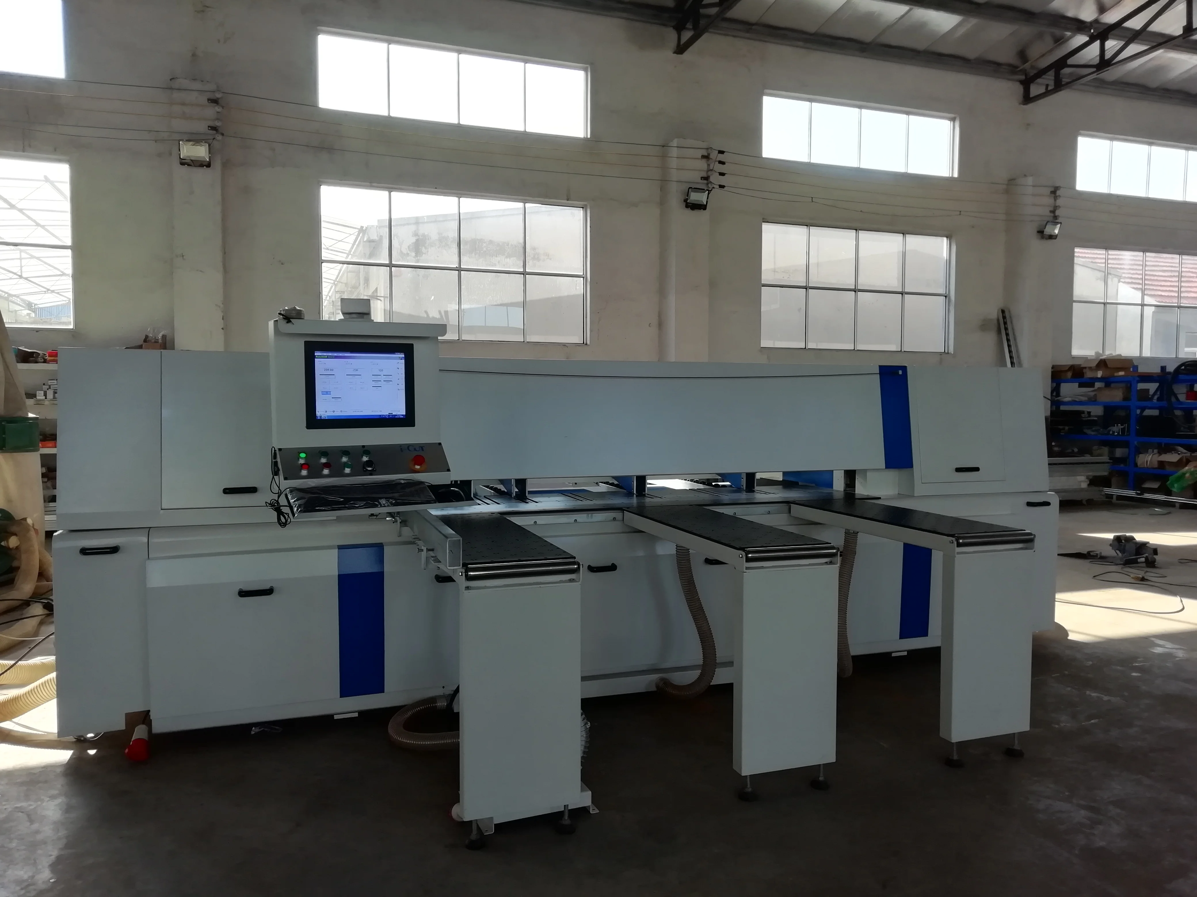 China Design Wholesale Cutting Precision Woodworking Machine Cnc Panel Saw