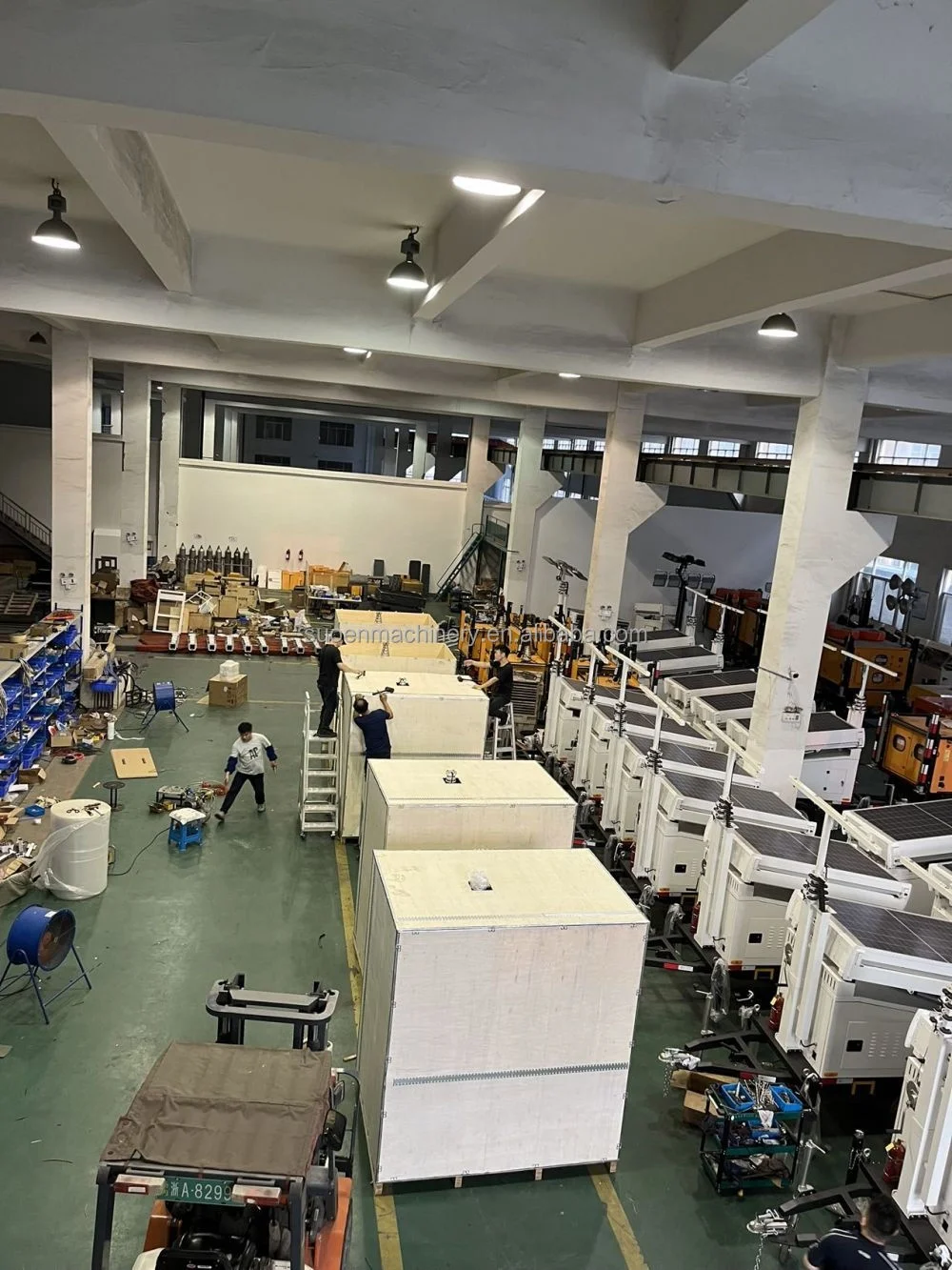 Mobile Customized CCTV solar security camera  surveillance trailer with telescopic pole