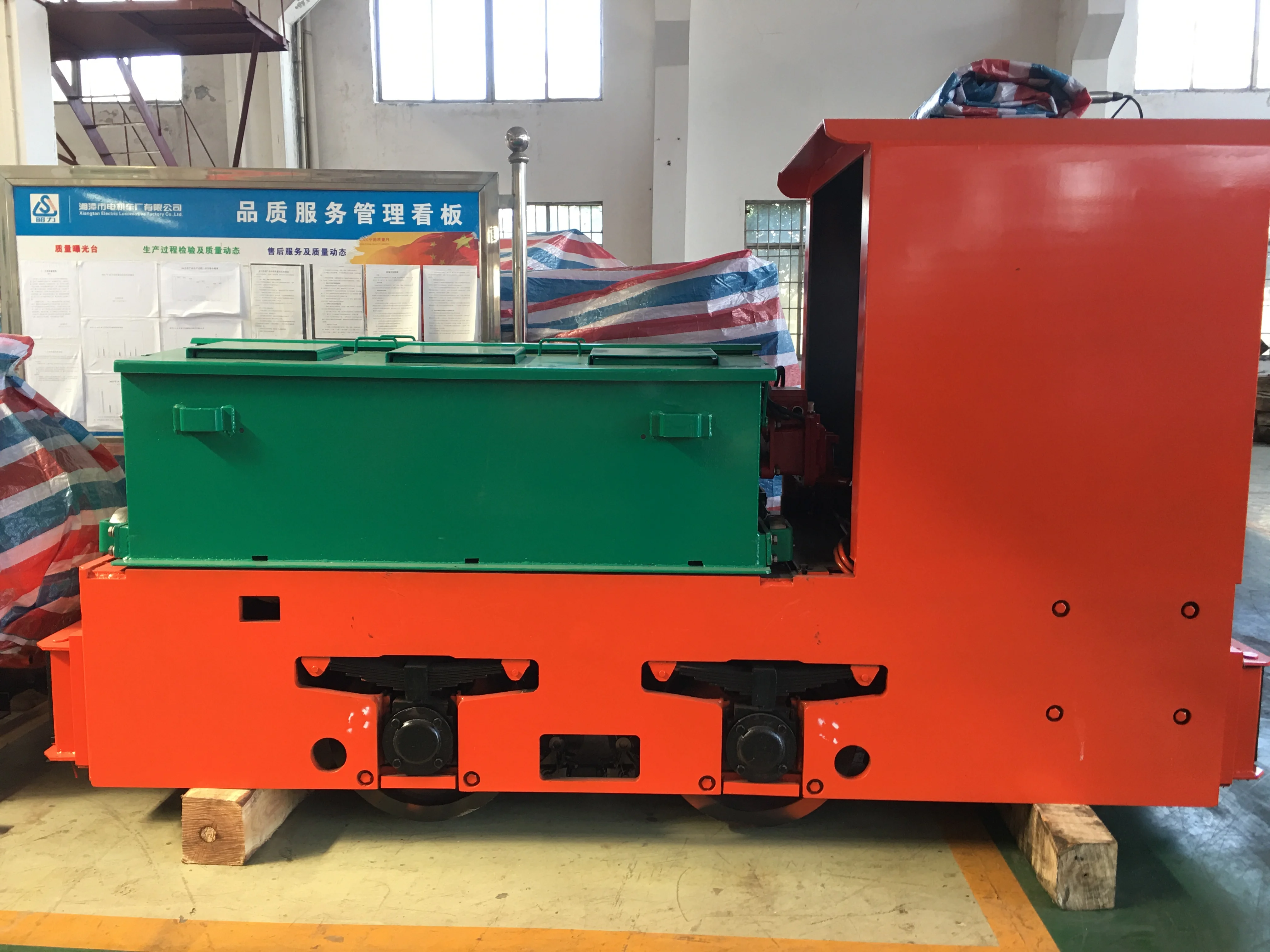 Factory Directly Selling 7 Tonne Anti-explosion Mining Locomotive for Mine Tunnel Transportation