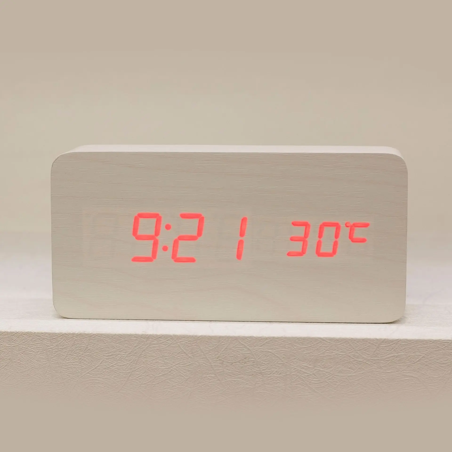 
Modern fashion green wooden home electronic alarm clock Creative LED voice alarm 