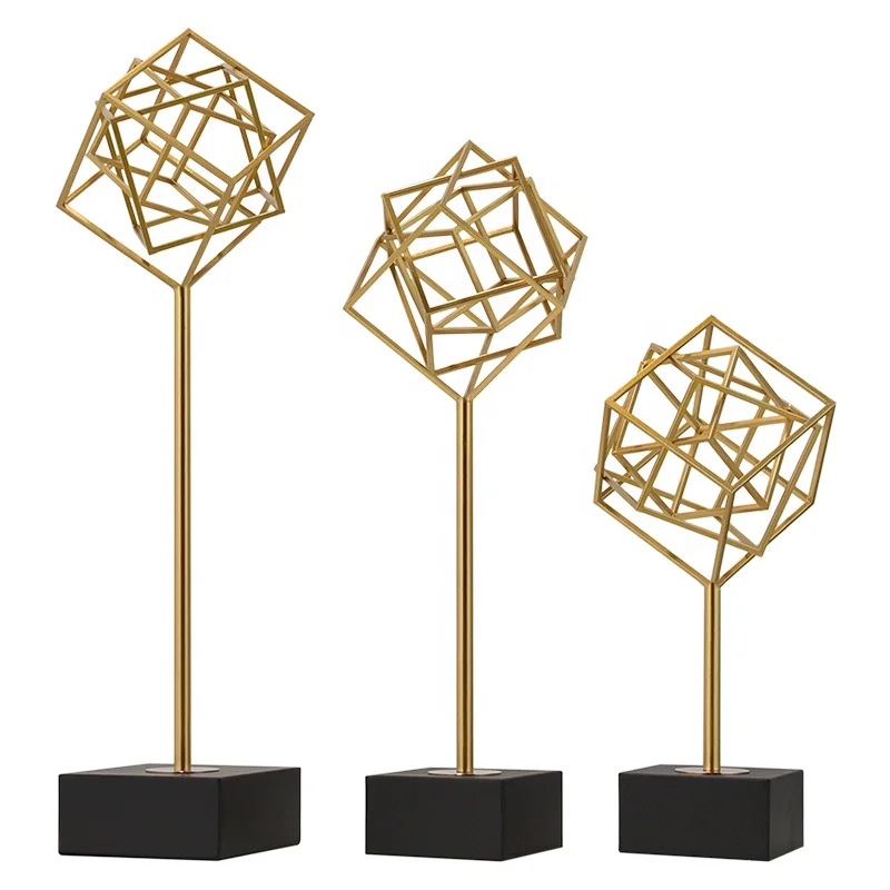 Золотое металлическое украшение для дома с мраморной подставкой 3