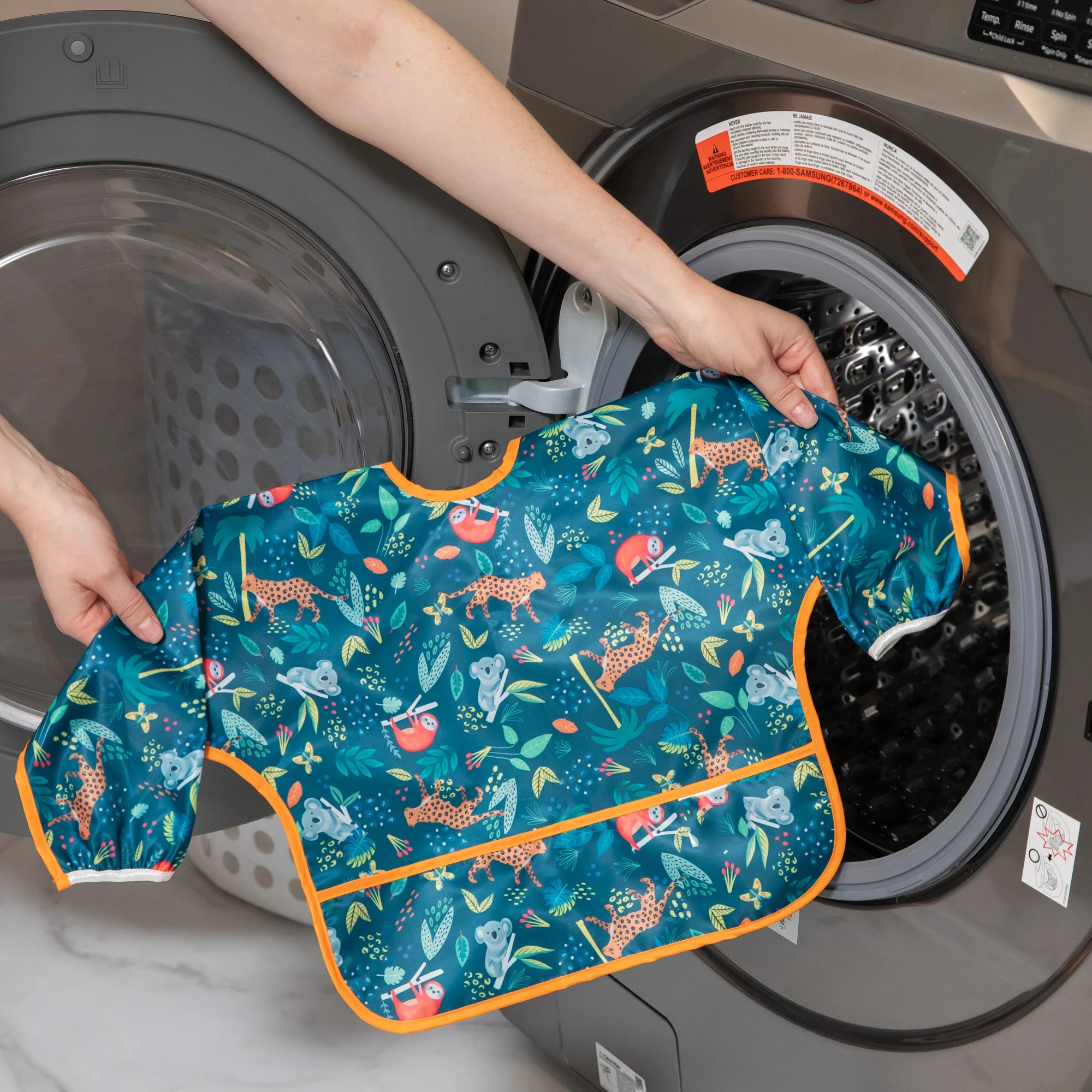 Easy to wipe oil stain proof full-length long sleeved waterproof baby smock feeding bib for 6-24 months