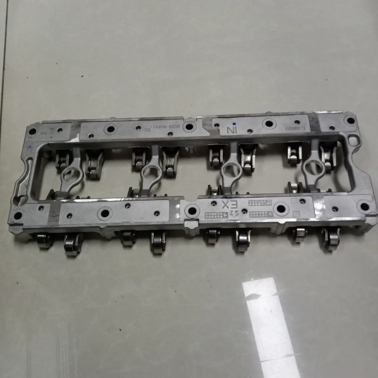 Genuine Auto parts Rocker Arm assembly BK2Q 6K551 BC for ford transit V348 2.2L BK2Q 6K551 BC 1756382 BK2Q 6K551 BD