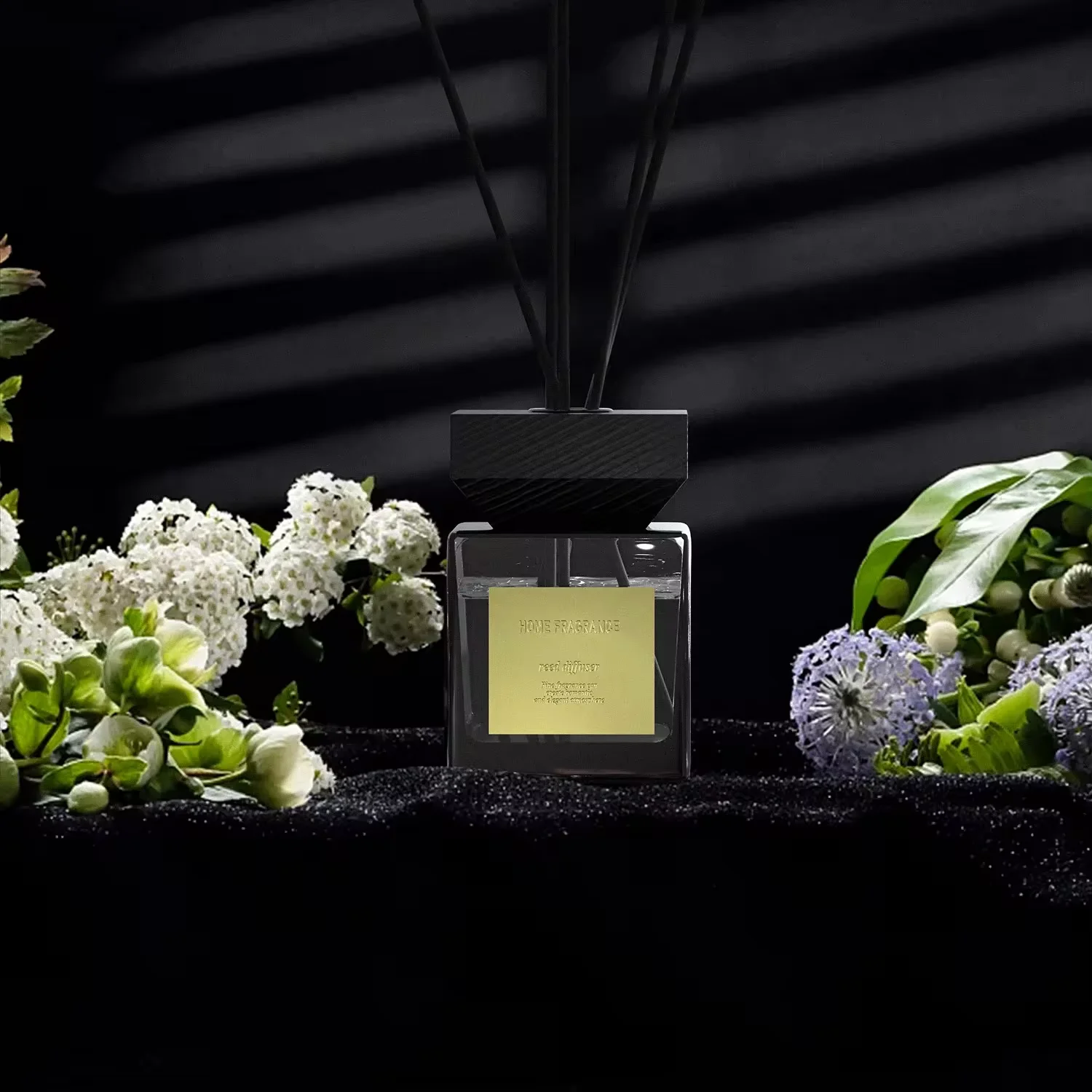 Custom Unique Artistic Reed Diffuser - Exquisite Design & Captivating Fragrance for a Stylish Home, 200ml/6.76 fl.oz.