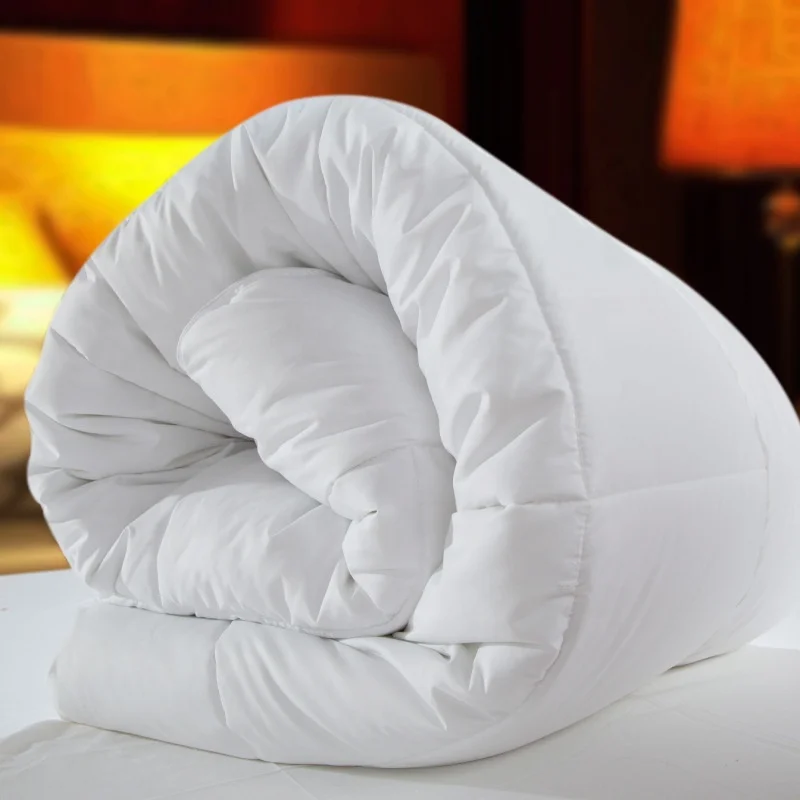 Chinese Factory Custom Logo King Size Duvet 100% Cotton Fabric Cozy Comforter Thick Quilt Five Star Hotel Duvet