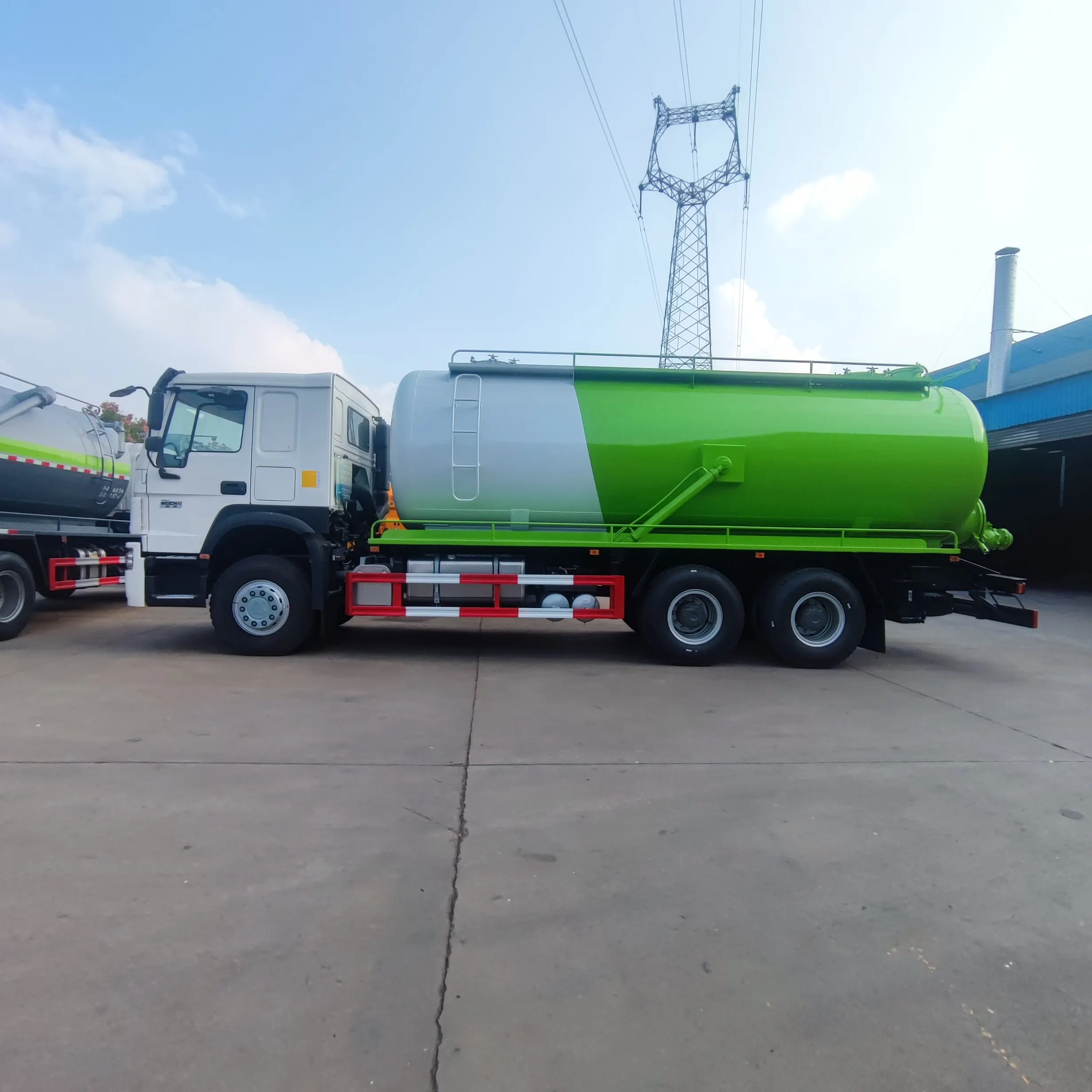 Sinotruk Sewage Suction Truck Cheap 6*4 Wet Vacuum Truck 20 CBM customization Toilet Sucker Truck