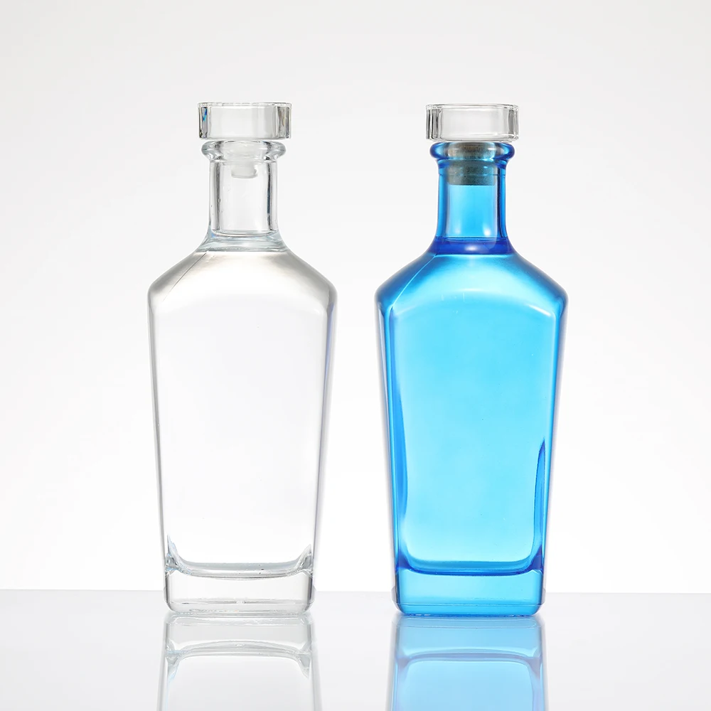 Custom Designed super flint glass square glass bottle 700ml for Wine Vodka Beverage Liquor with cork