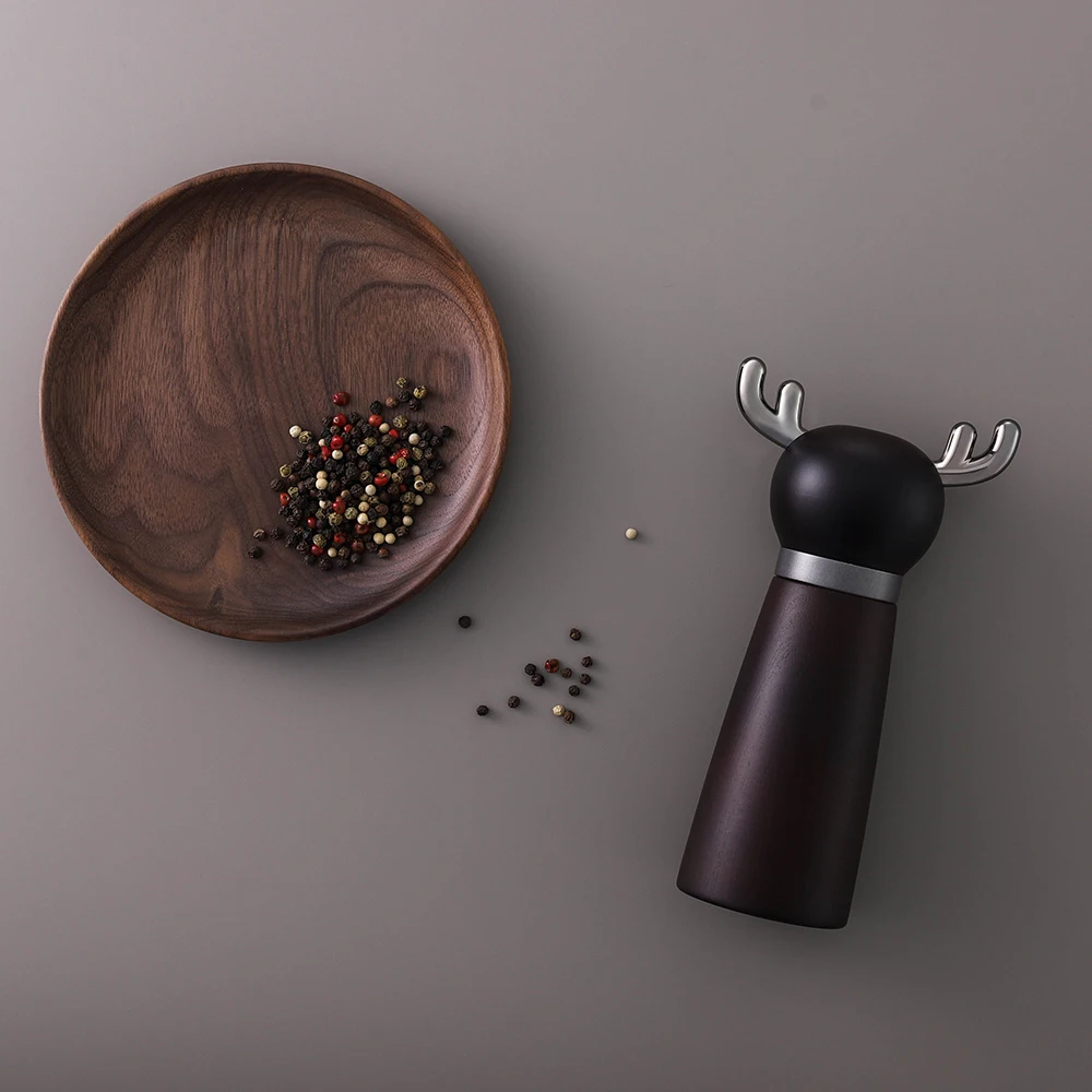 Deer Shape Pepper and Spice Mill High Grade Gifts Beech Wood Ceramic Core Slatunique Design Manual Salt and Pepper Grinder