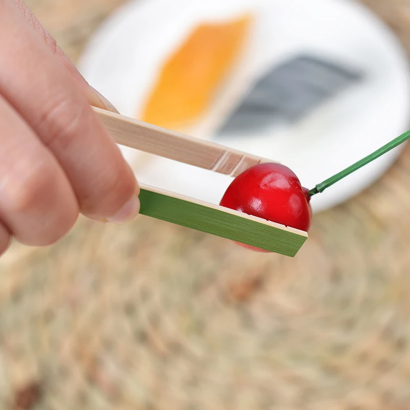 U shape  green color toast bamboo  tongs/bamboo clip