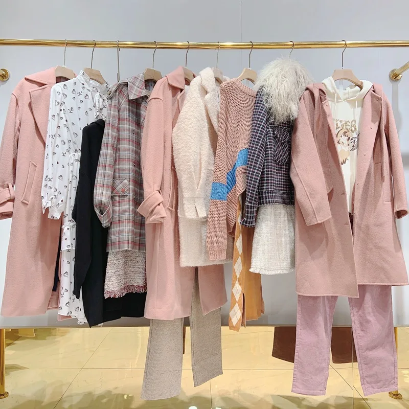 Fashion High Quality Used Women Clothes Discount Down Jackets Wholesale Clearance