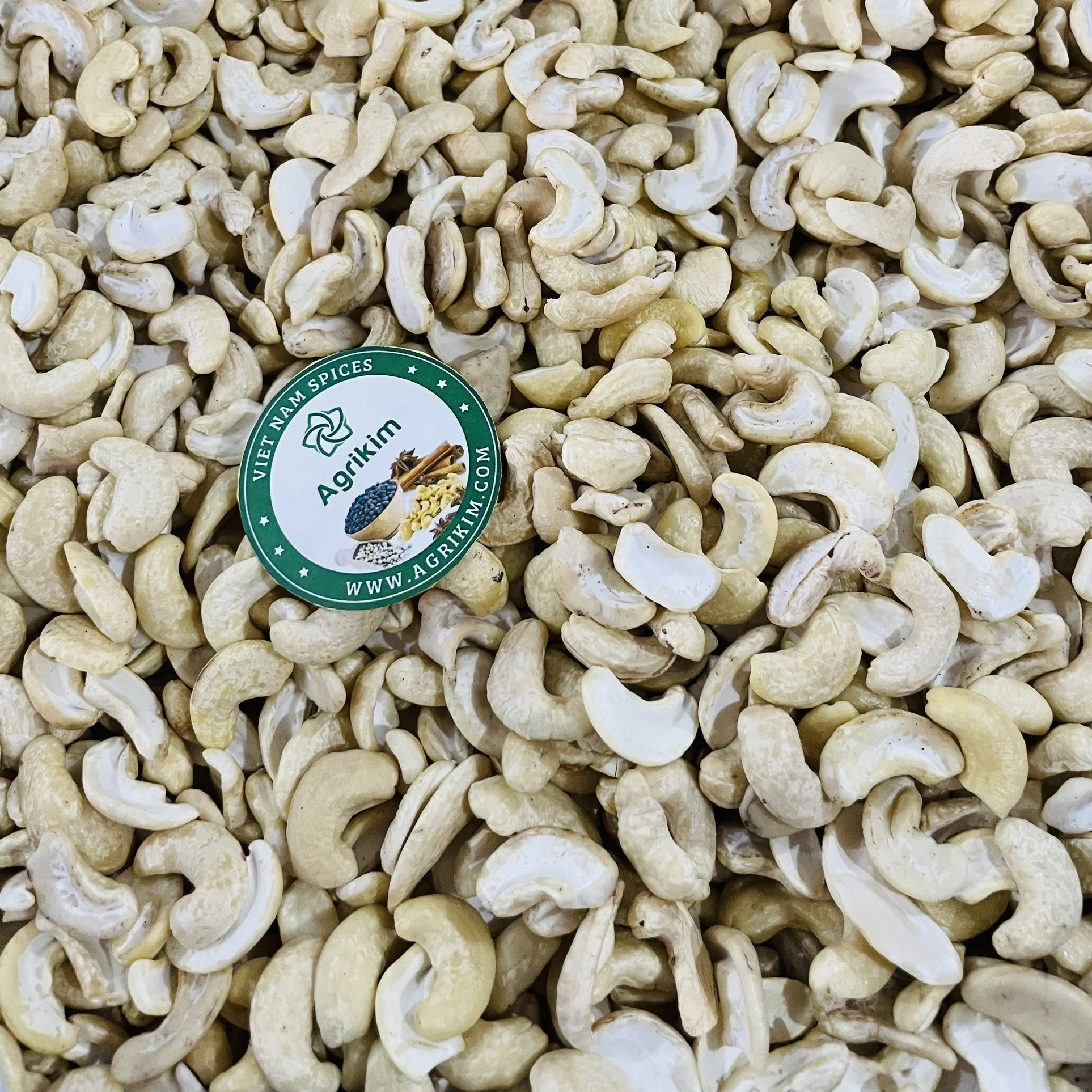 [Special deal] best Cashew Nut - Special Discount For Cashew Kernel Raw Cashew Nuts From Reliable Vietnam Supplier  +84363565928