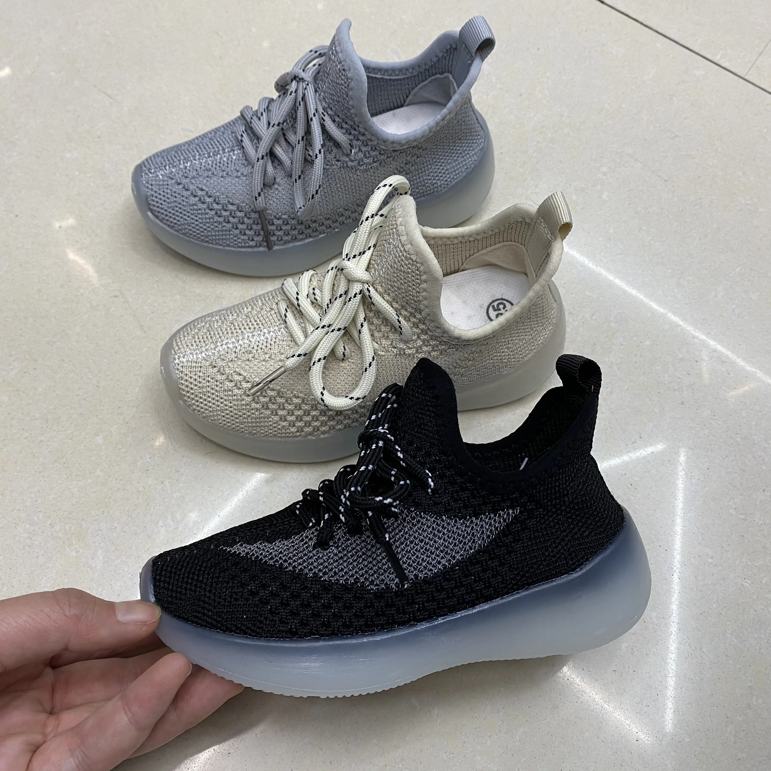 Kids Non Slip Running Shoes Lightweight Breathable Mesh Yeezy sport Shoes Casual Sneakers Hot selling in Saudi Arabia AE