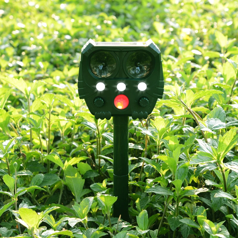 Outdoor Farm Garden Wild Dog Raccoon Deer Solar Animal Repellent Ultrasonic Repeller