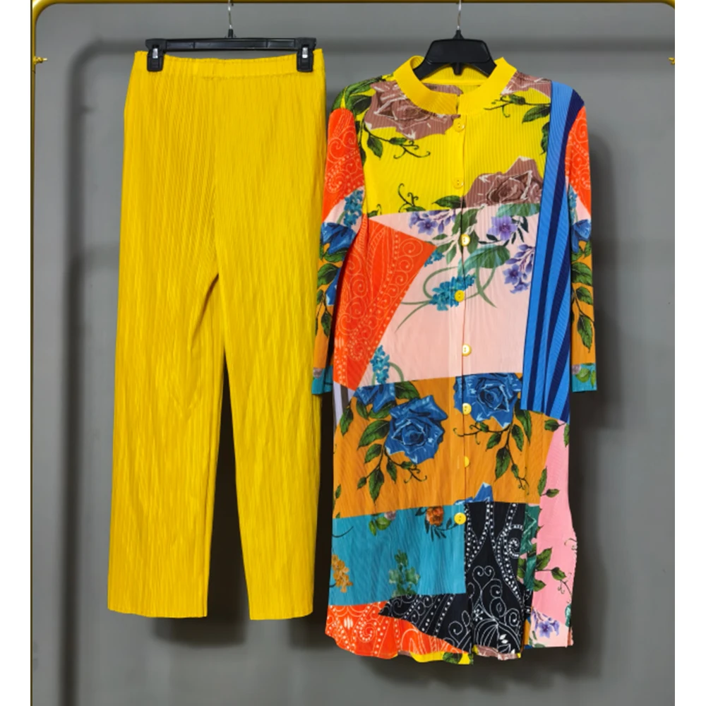 The latest unique designer printed 2 pieces Issey Miyake plus size pleated top loose loose skirt suit