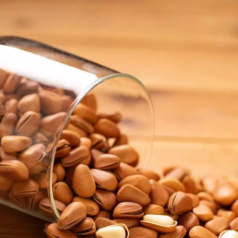 Hot Sale High Quality Organic No Additives Pure Natural Pine Nuts With Shell