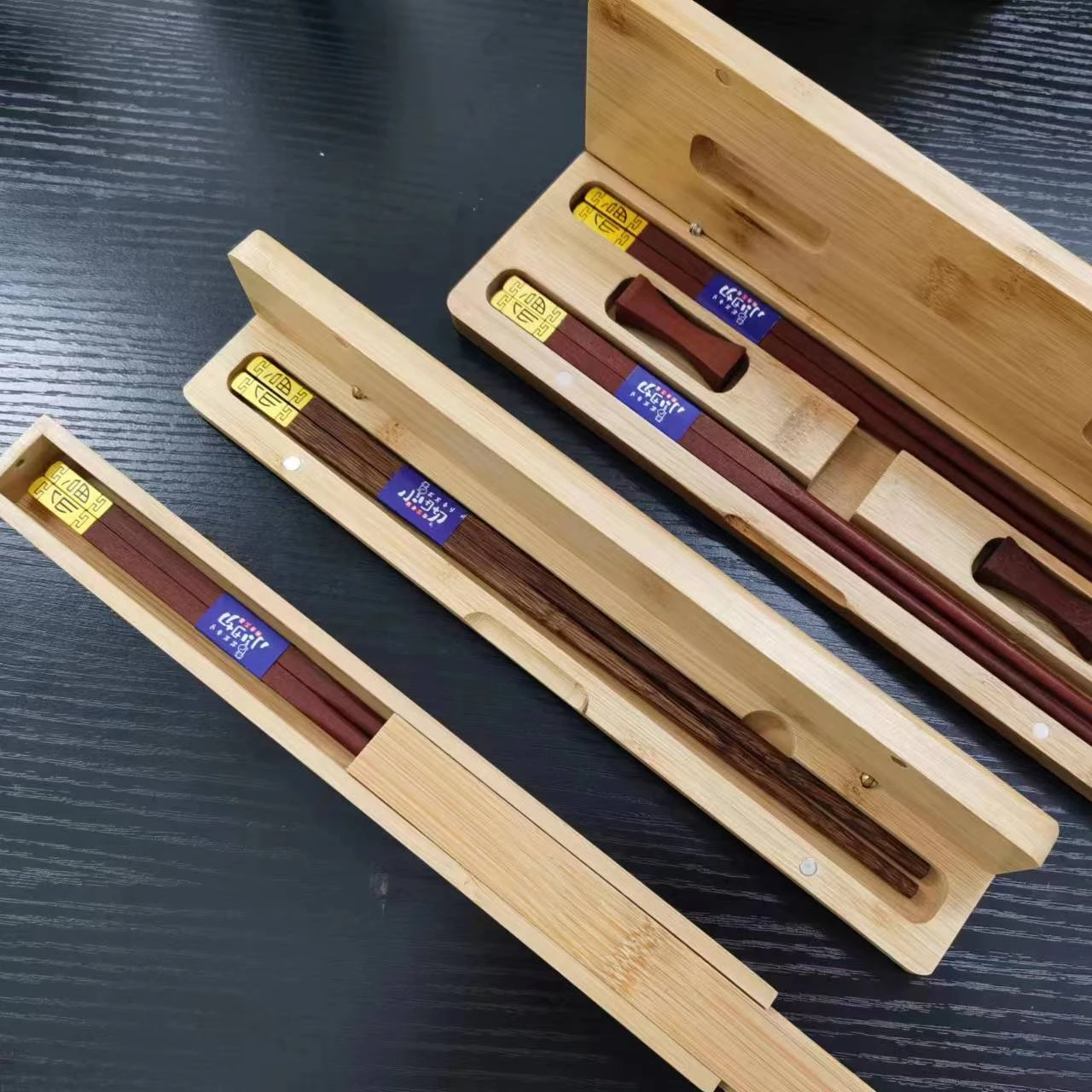 Hot sell 100% bamboo wooden custom chopsticks with bamboo gift box and chopstick holder