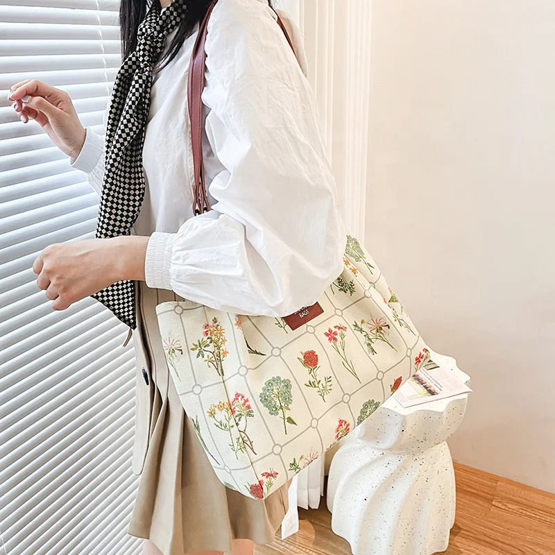 Bestseller Korean Retro Full Floral Print Large Capacity Pu Chains Strap Canvas Messenger Shoulder Handbag Women Tote Bag