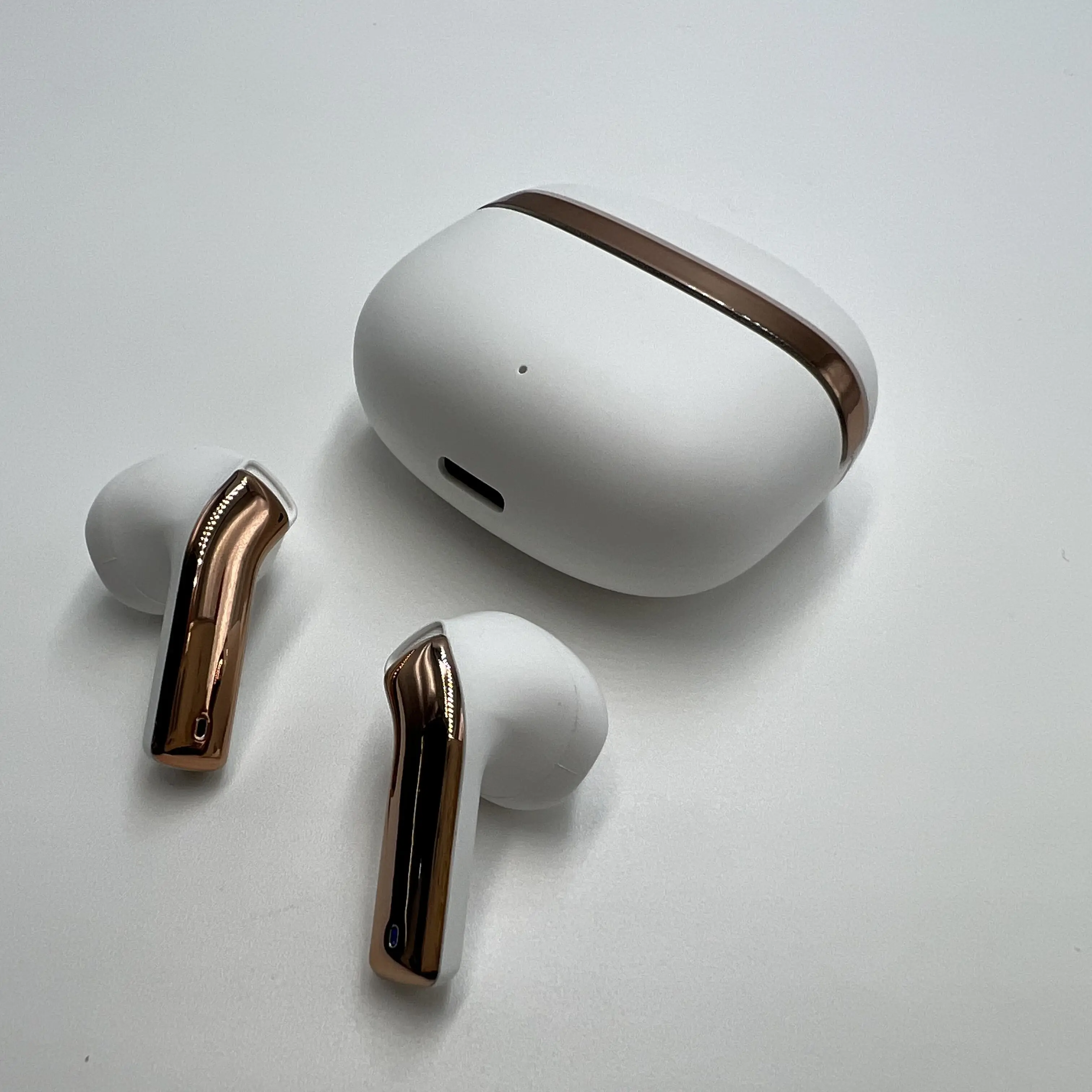 New design  True Wireless Stereo Type c Earphones gold shining design boat earphone with Microphone TWS earbuds