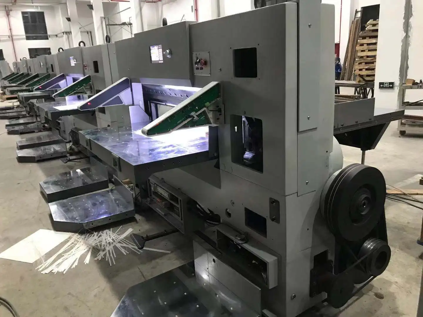 QZYK680DL-10 small program control hydraulic guillotine business name card cutter machines for small businesses