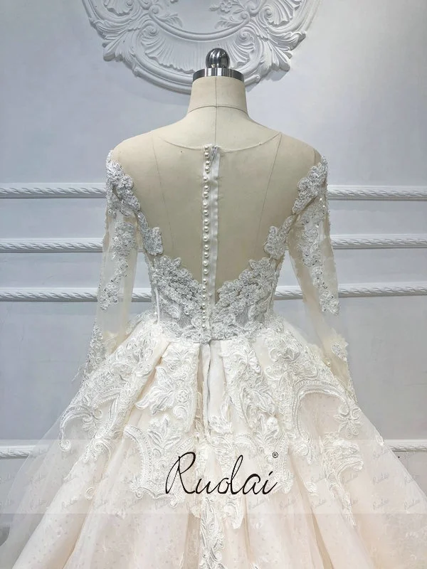 OWD-H2287 Elegant Scoop Neck Illusion Long Sleeves Pearls Bride Dress Appliqued Lace Wedding Dress