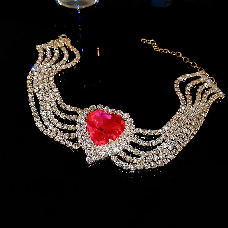 Copper diamond inlaid five row love Accessories exaggerated high-end collarbone chain fashionable light luxurious necklace