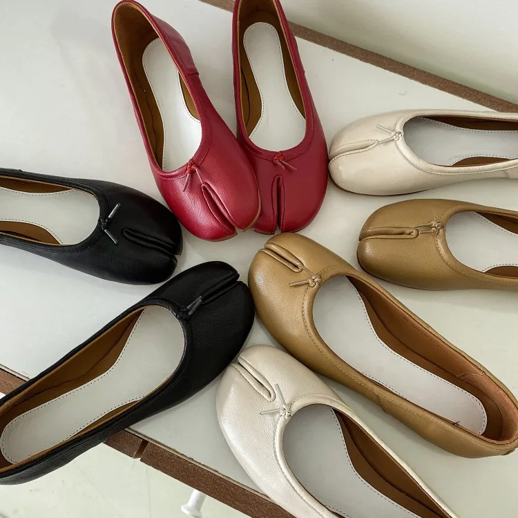 Handmade Women Flat Shoes Wholesale Genuine Leather Tabi Style Split Toe Soft Rubber Sole Ballet Shoes For Ladies