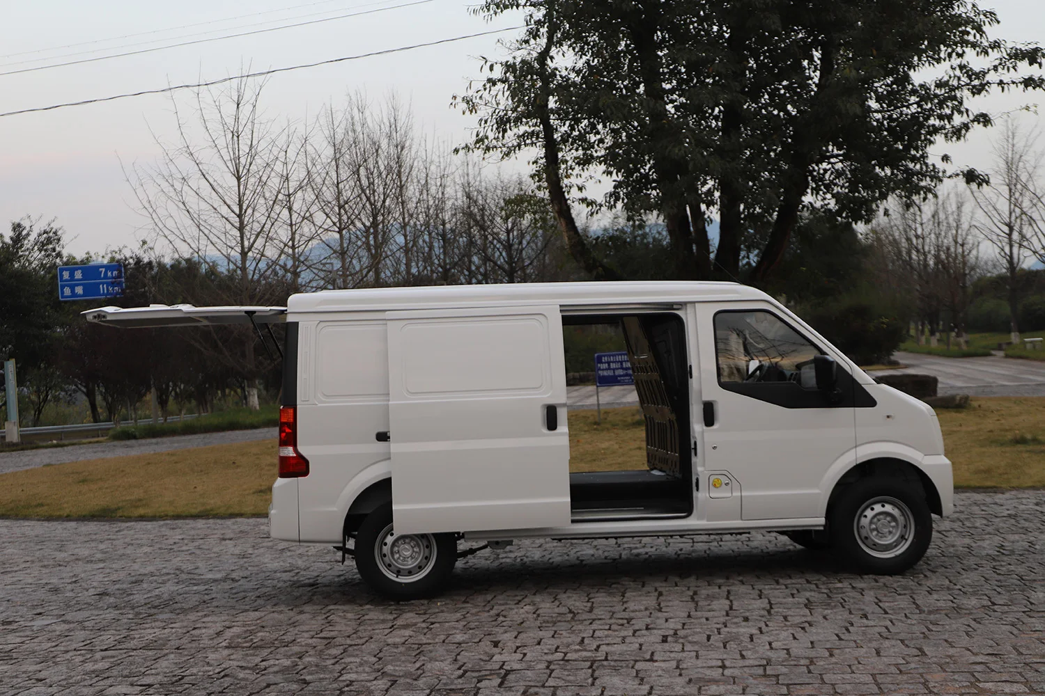 2024 dongfeng DFSK лучший Электрический фургон EC35 ev фургоны для доставки большое грузовое пространство 2 места 200 км небольшой продажи