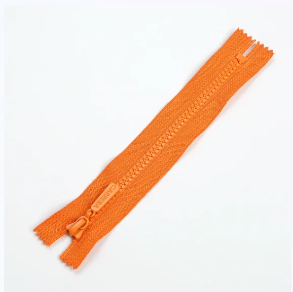 HOO Brand Custom Handbag Zipper No. 3 5 8 Resin Closed Tail Plastic Zipper for Bags Factory Wholesale