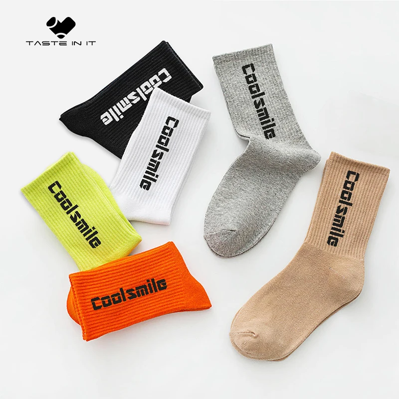 Factory Wholesale Comfortable Soft Designer Casual Jacquard Knitted Socks