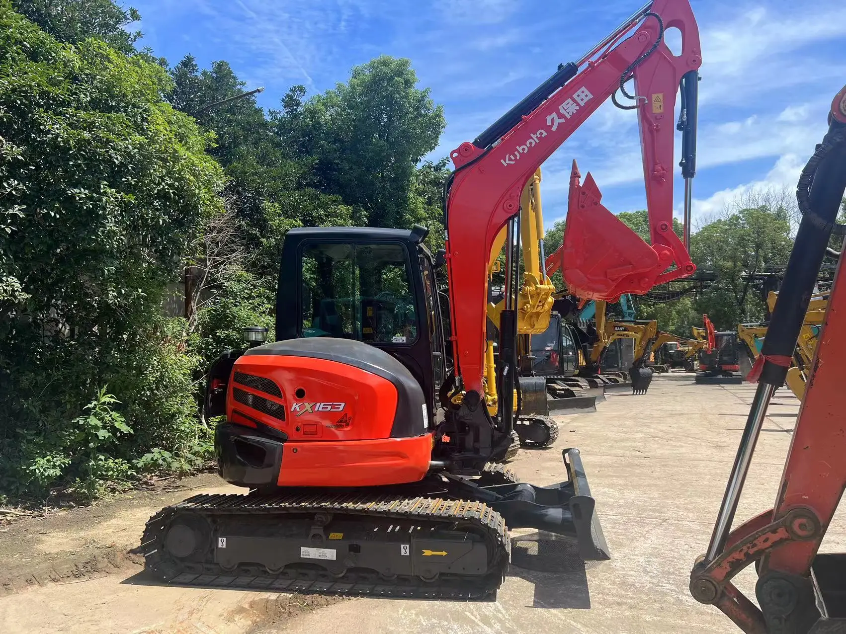 Hot Selling 6.5 Ton Secondhand Kubota 163-5 Used Excavators Japan Lower Price Original Crawler Digger Used Excavators