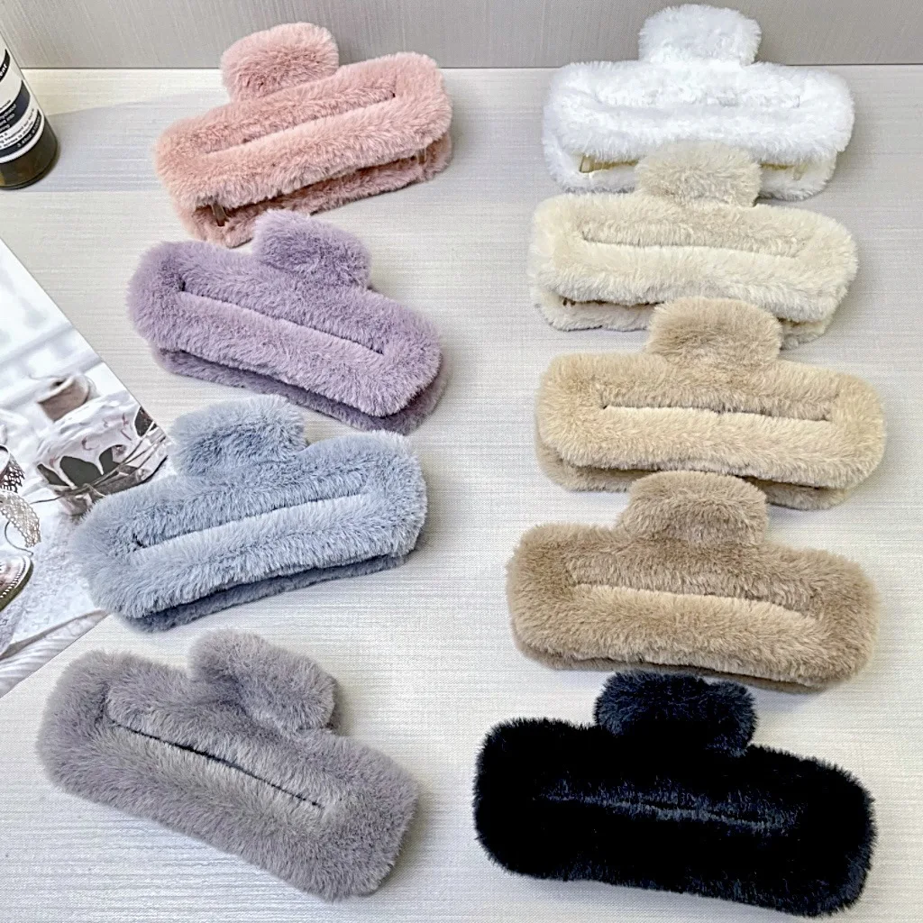 Fashion Plush Hair Claw Women Accessories Cute Cartoon Bear Head Clips Large Size Crab Clip Winter Furry Thick Hairpins