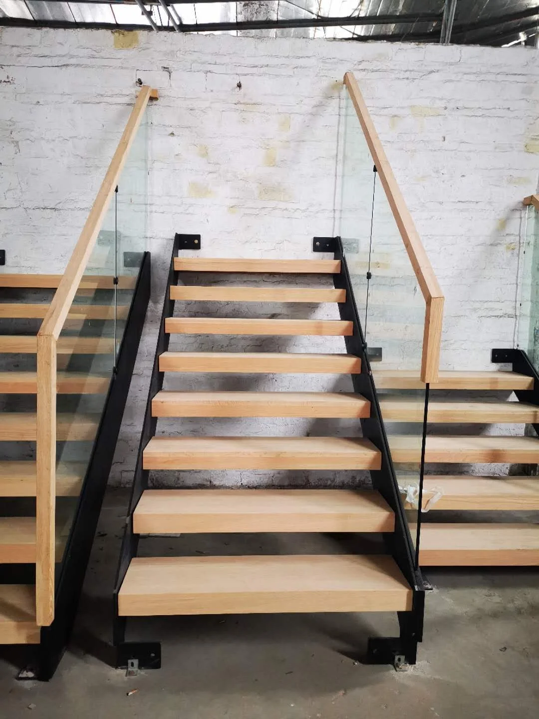 Double Plate Stainless Steel Stair Stringer Wood Stair Tread Indoor