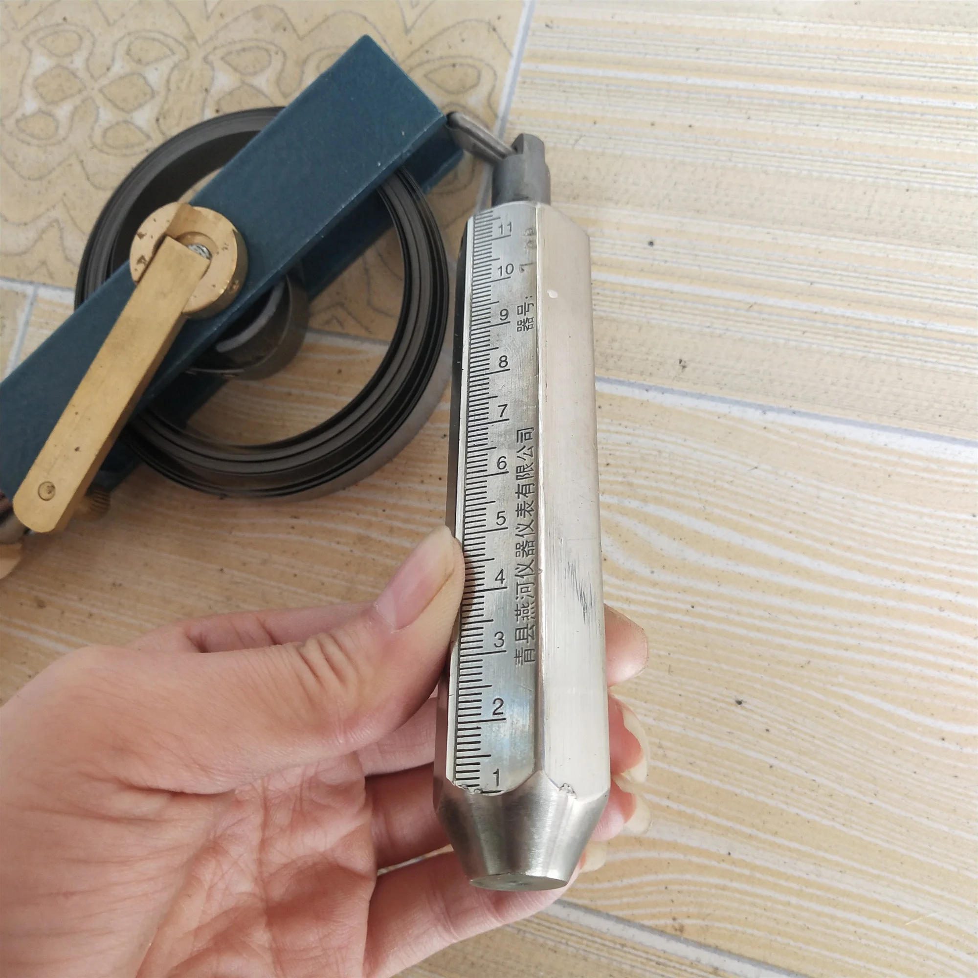 2024 high quality waterproof tape measure measuring tools oil gauge tape